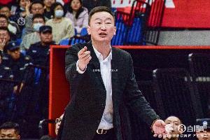 火力压制！首节青岛轰进7记三分领先广厦13分 后者三分6中1