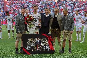 开云-利物浦旧将：拜仁应该为穆勒树立雕像，他是队史非常重要的球员