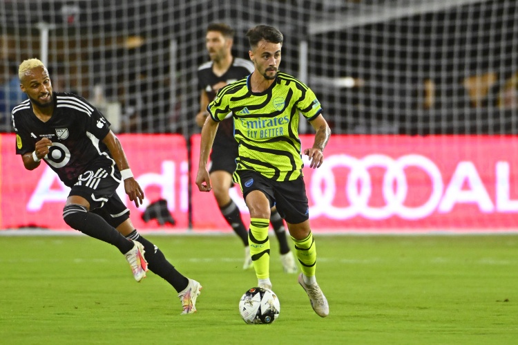 开云-记者：西汉姆加入法比奥-维埃拉争夺战，还有德甲欧冠队感兴趣