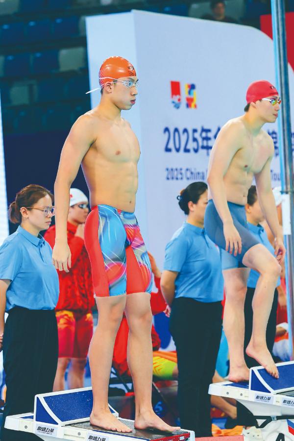 晋江游泳“双子星”亮相全国锦标赛 吴书瀚斩获4×100米铜牌 连破福建省纪录