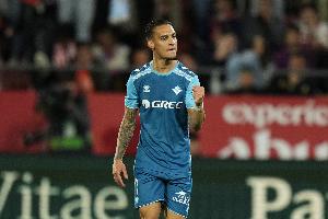 安东尼：进球后拥抱佩工是感谢他，他曾问我何时用左脚进世界波